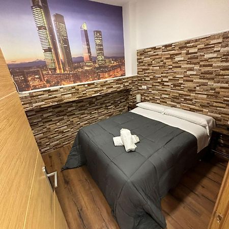 Apartamentos Deluxe Barajas Madrid Eksteriør bilde