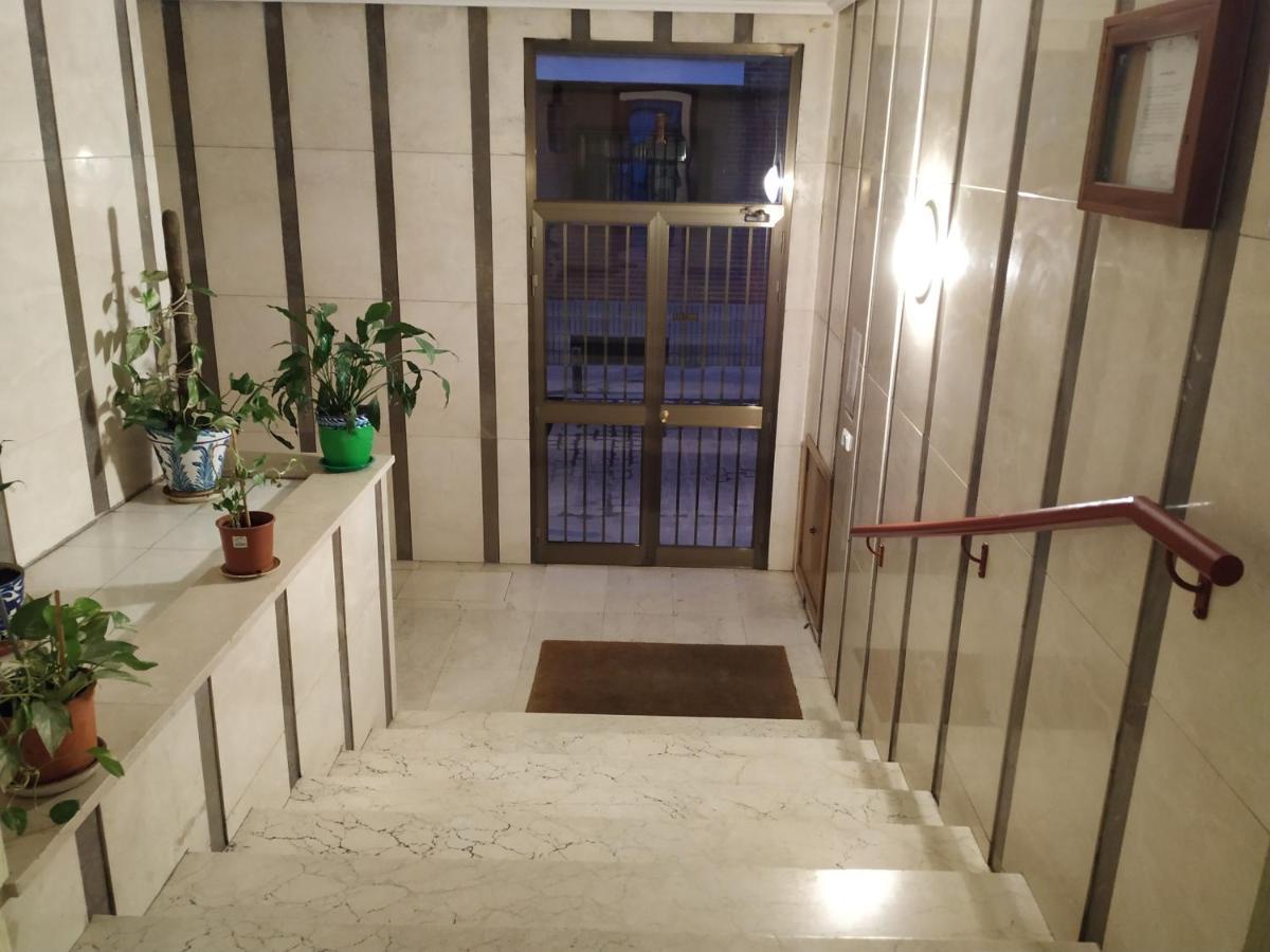 Apartamentos Deluxe Barajas Madrid Eksteriør bilde