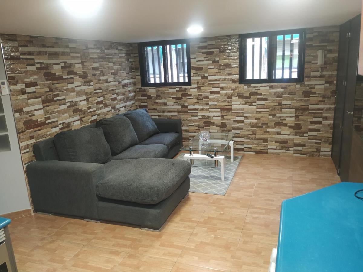 Apartamentos Deluxe Barajas Madrid Eksteriør bilde