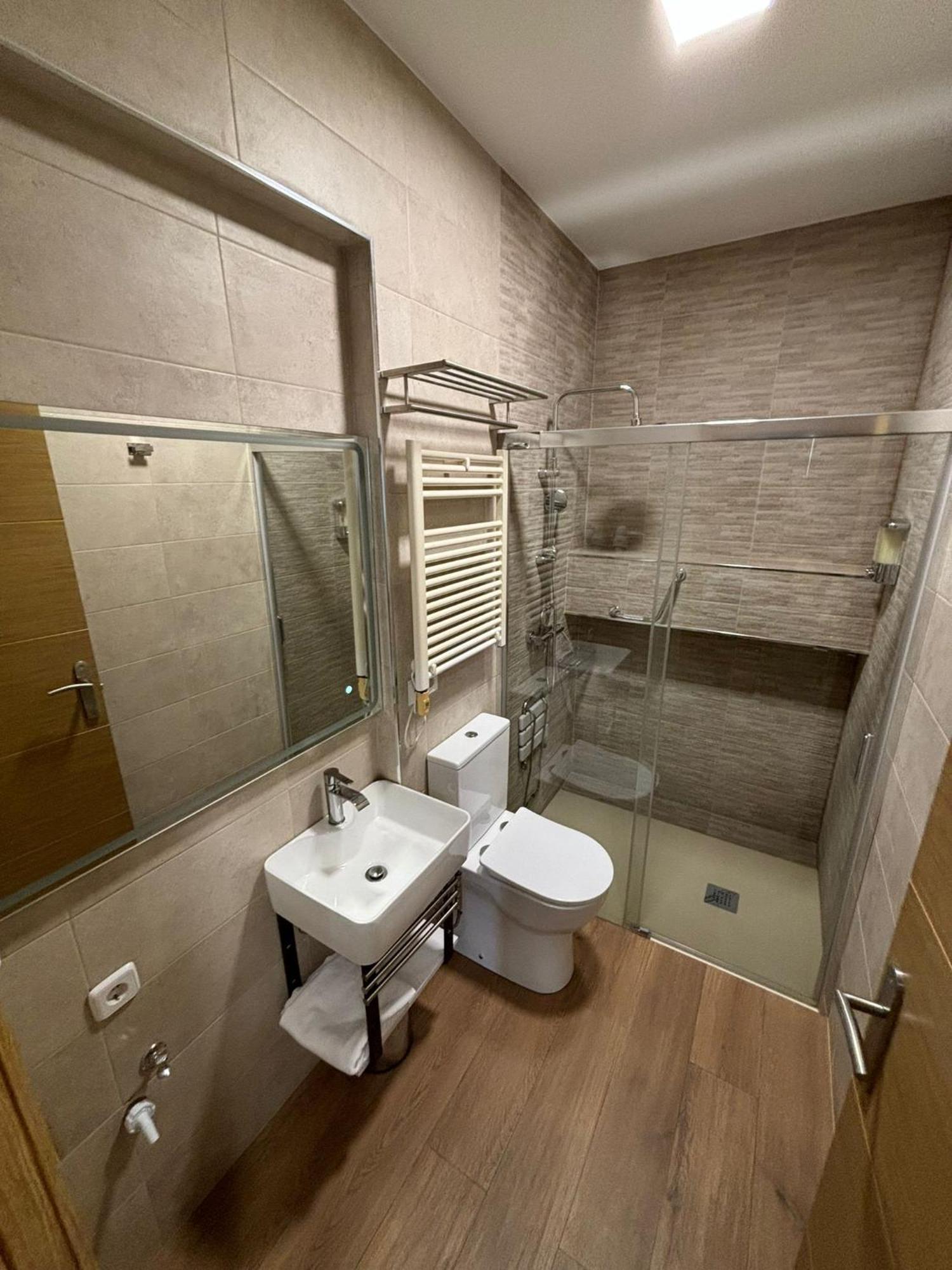 Apartamentos Deluxe Barajas Madrid Eksteriør bilde